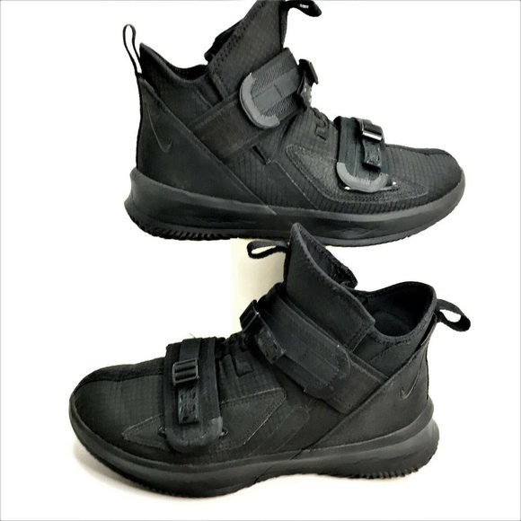 Nike Men's 8.5 US Lebron Soldier 13 XIII Triple - Picture 1 of 7
